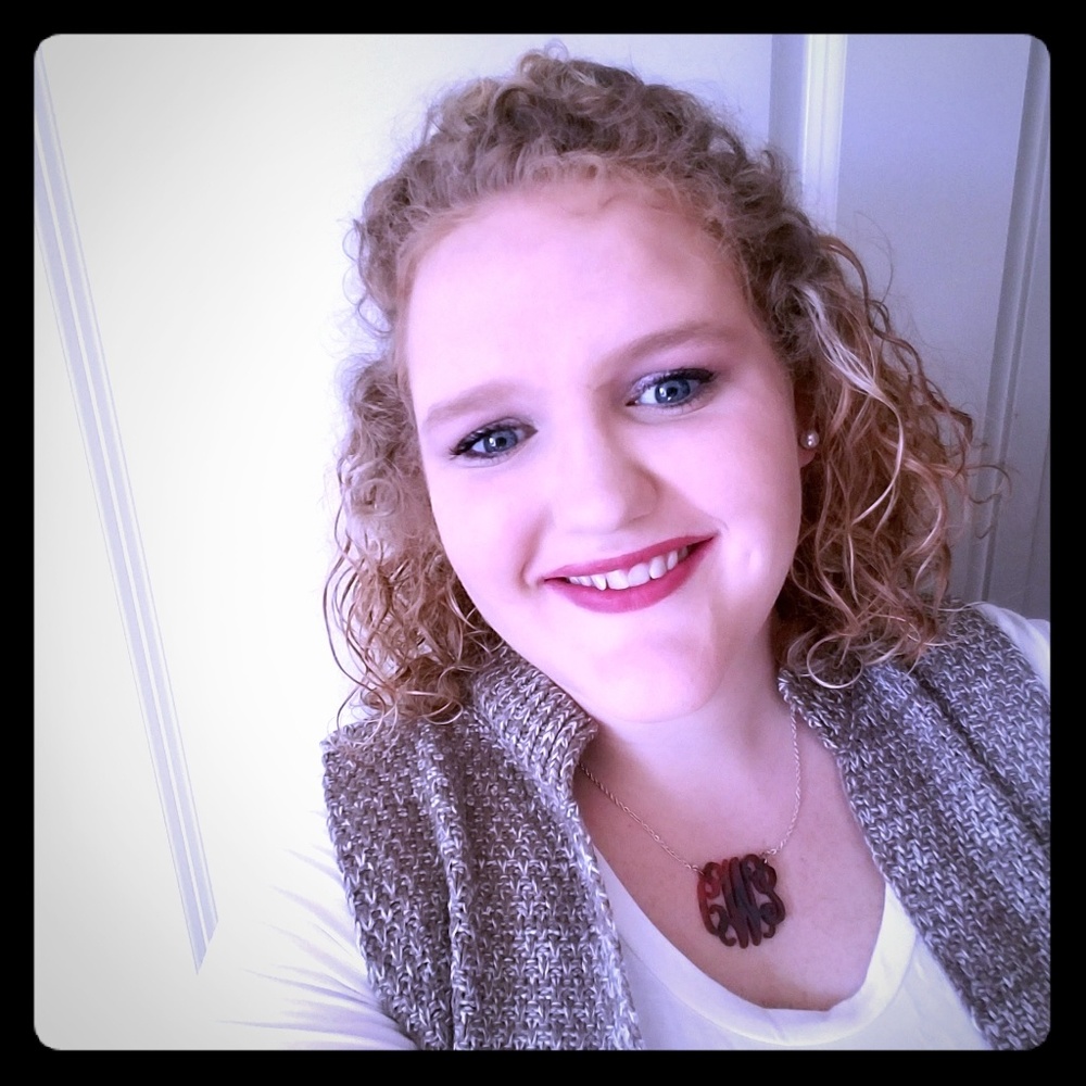 Meet your Posher, Casey